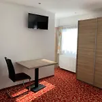 Affittacamere Steinbichler - Und Check In 24-7 3*