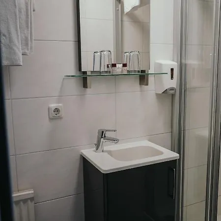 Steinbichler - Und Check In 24-7 Penzion Štýrský Hradec